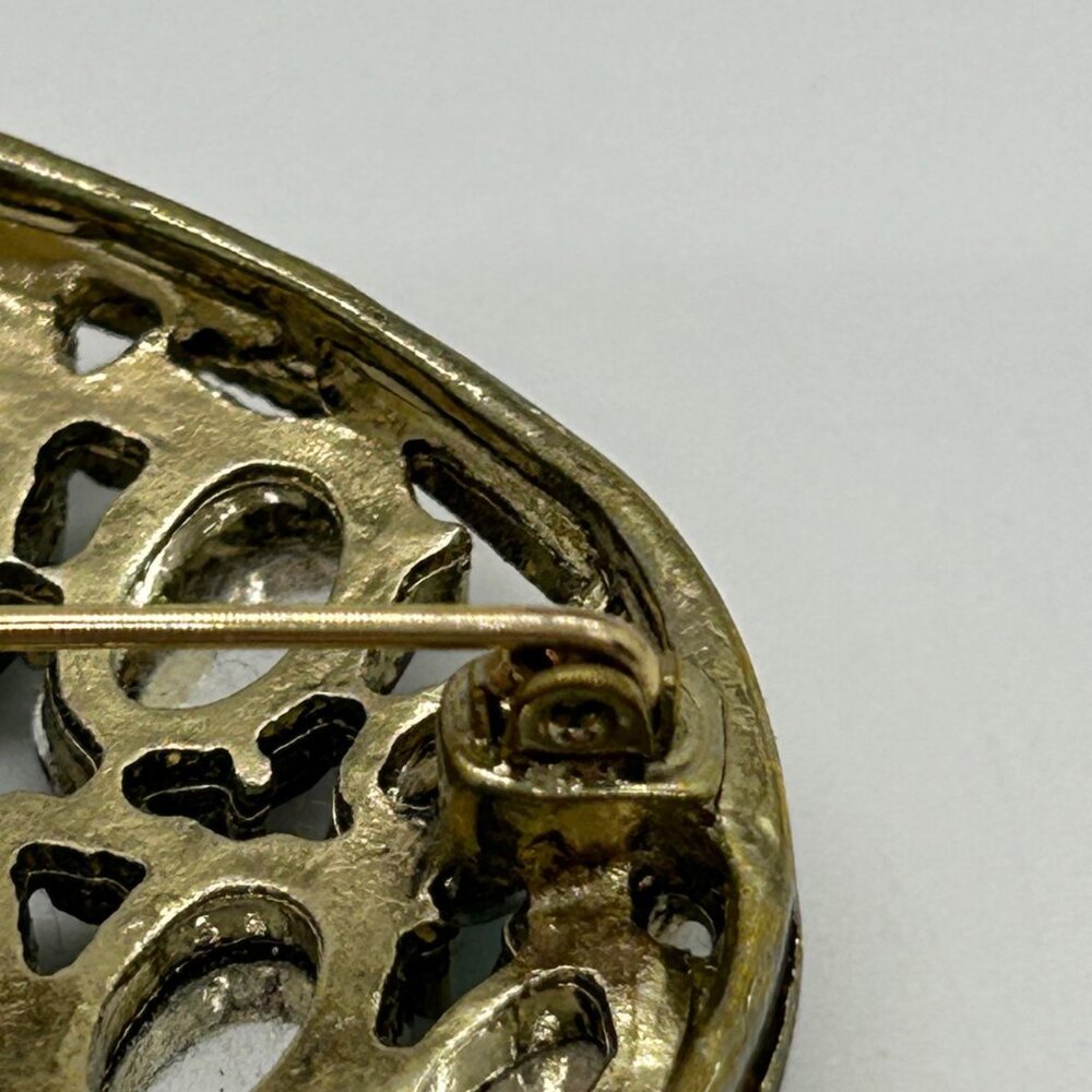 Vintage Monet Brooch Pin Multi-Colored Acrylic Stones Gold Tone Signed Round - Picture 5 of 16